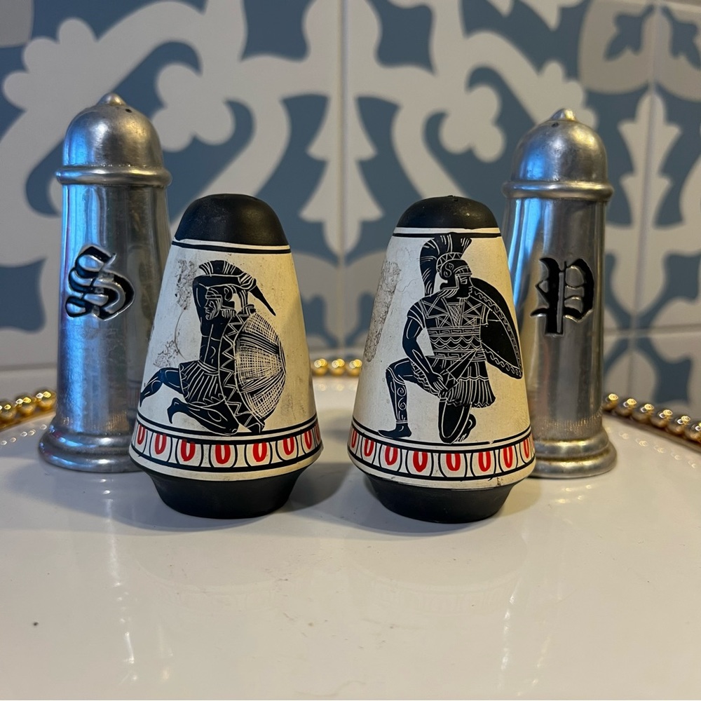 Roman salt and peppers shakers